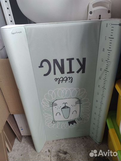 Пеленальный столик на кроватку