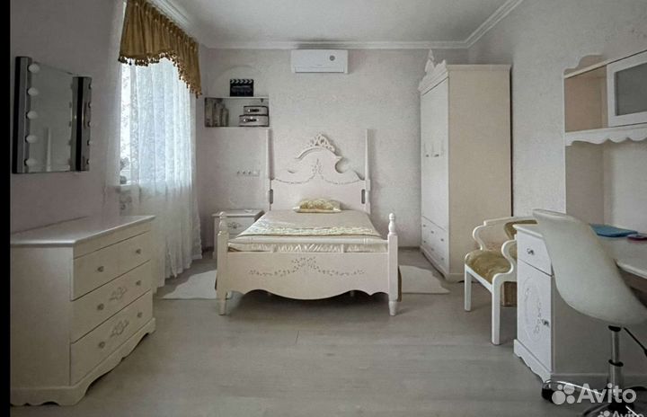 Комплект мебели для принцессы