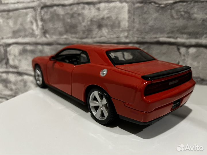 Dodge Challenger SRT8 1/24 Maisto