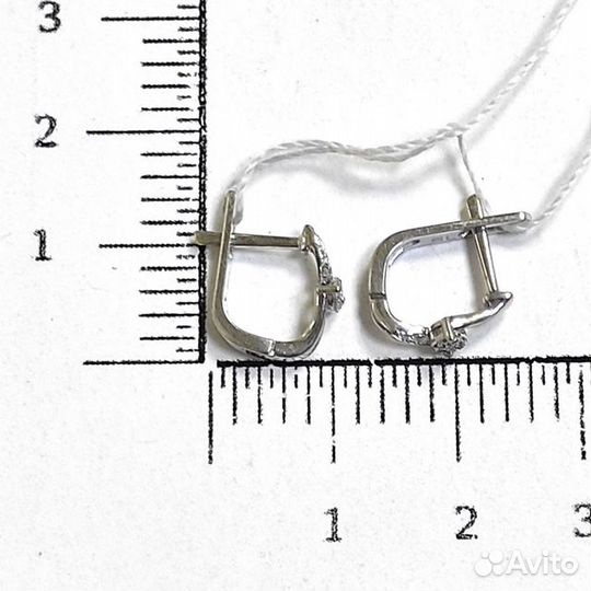 Золотые серьги с камнем