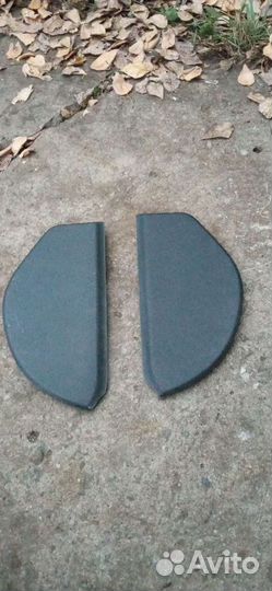 Боковые заглушки на торпедо Шкода Йети