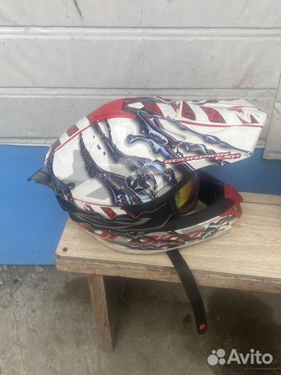 Кроссовый шлем