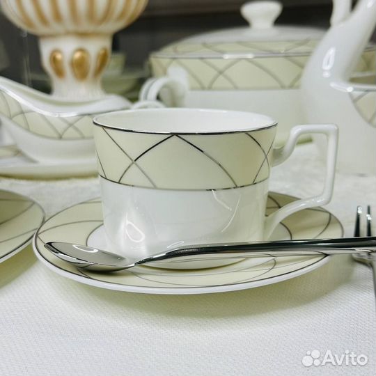 Набор столовой посуды новый