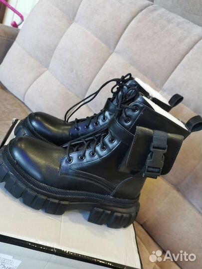 Новые Ботинки