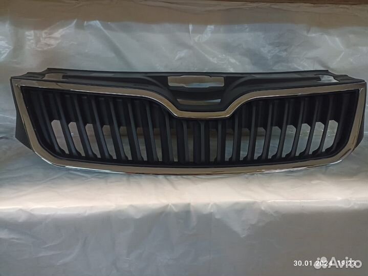 Решетка радиатора Skoda Rapid 2013-2020