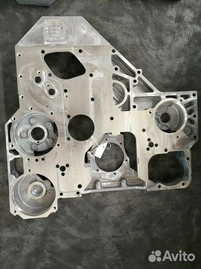 Картер распределительных шестерён 4973540.Лобовина