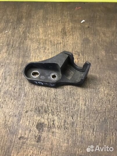 Рено флюенс кронштейн крепления тросов