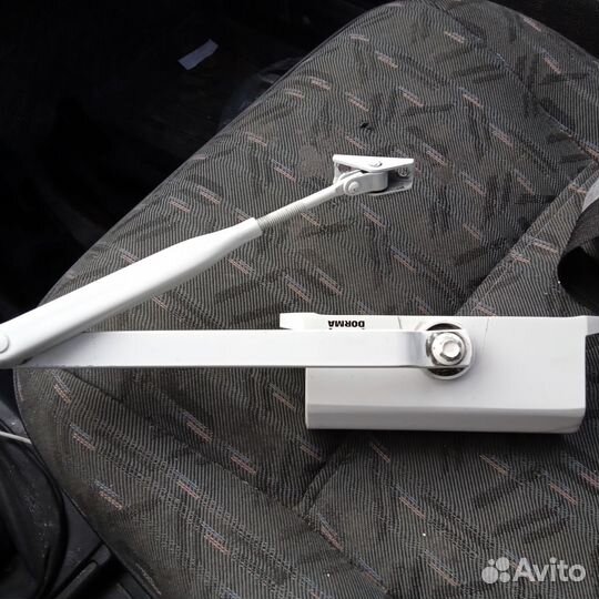 Доводчик дверной