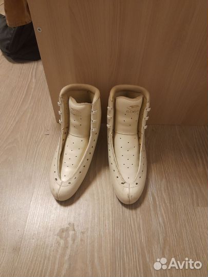 Фигурные ботинки edea chorus