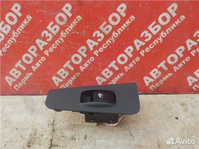 Кнопка стеклоподьемника задняя левая Kia Cerato