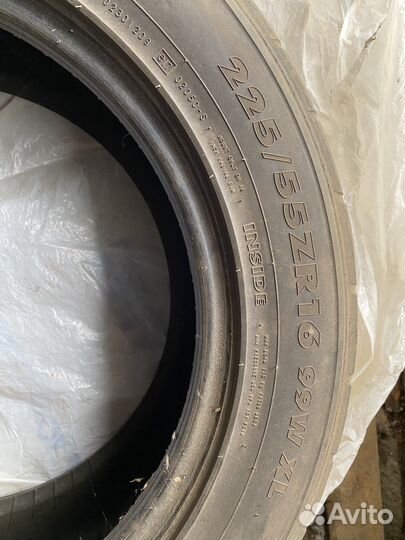 Nokian Tyres Hakka Z 225/55 R16