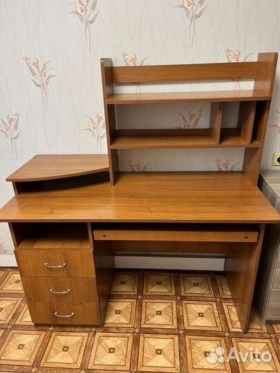 Компьютерный стол