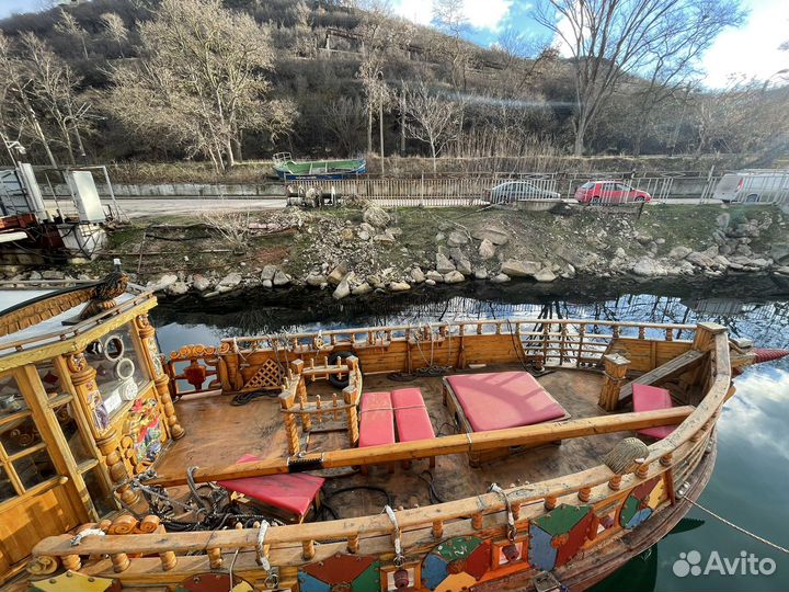 Деревянна шхуна для морских прогулок, коммерции