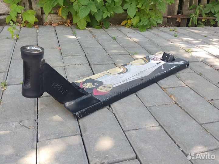 Дэка траст монумент v2