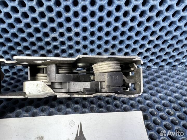 Замок капота Volkswagen Tiguan 2007-2017 Тигуан