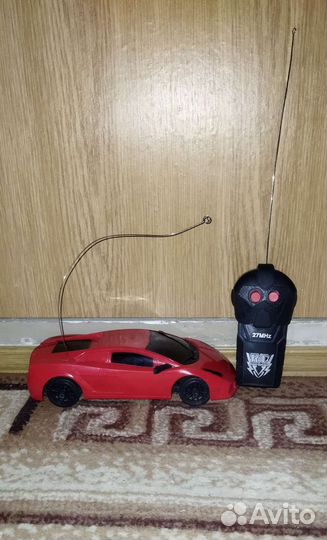 Машинка на радиоуправлении(вперёд-назад)