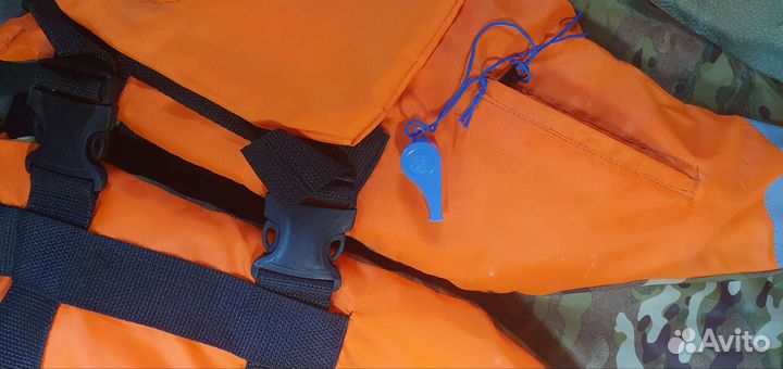 Спасательный жилет