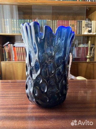 Ваза из цветного стекла