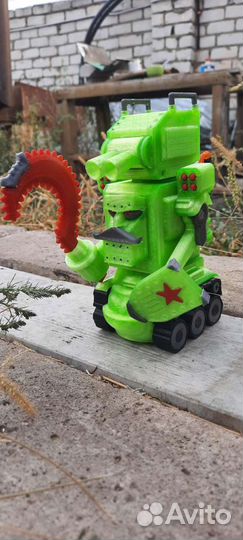 Танк Робосталин из мультика про танки