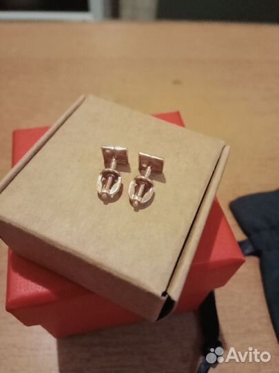 Золотые серьги