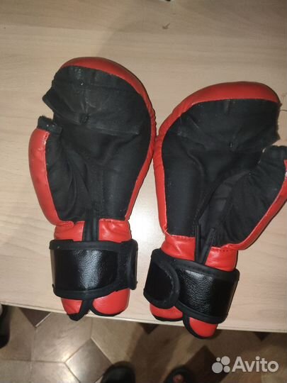 Перчатки для рукопашного боя