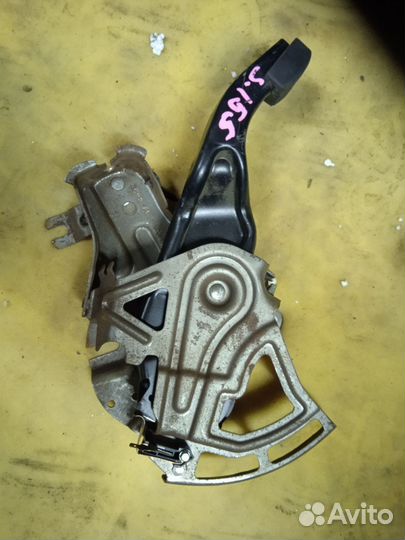 Педаль стояночного тормоза dodge challenger