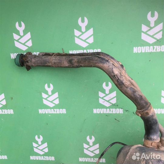 Горловина топливного бака Вольво C40