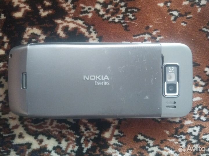 Nokia E52