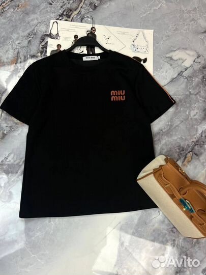 Костюм женский