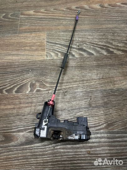 Замок задний правый Opel Astra H, Zafira B