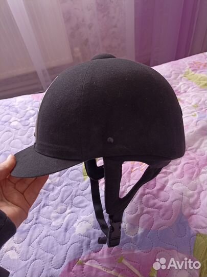Шлем для верховой езды и конного спорта