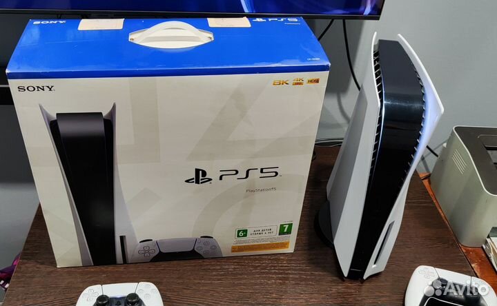 Sony playstation 5 с дисководом 2 джойстика