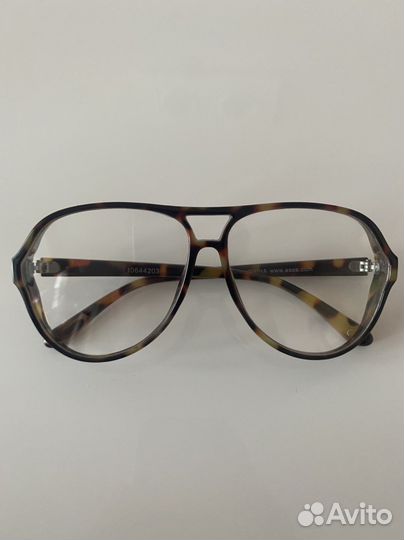 Очки с прозрачными стеклами