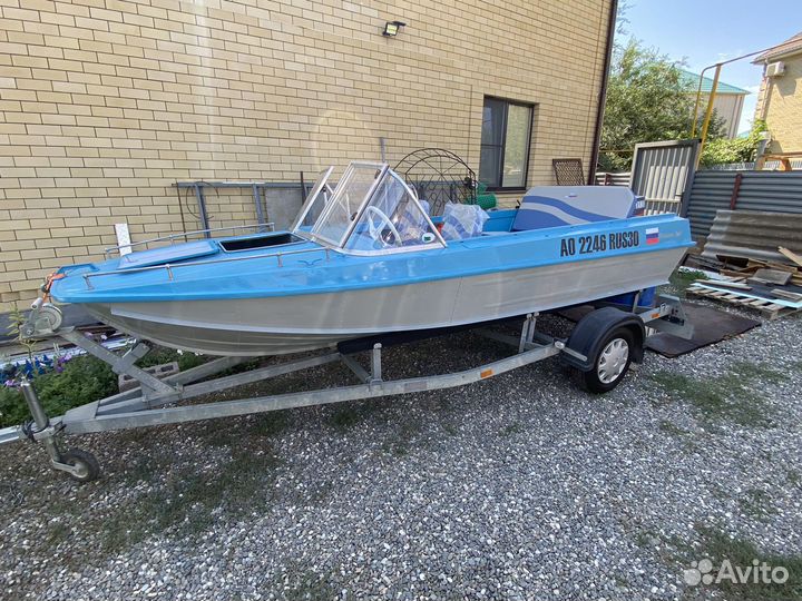 Продаю лодку казанка 5м4 с мотором ямаха 55