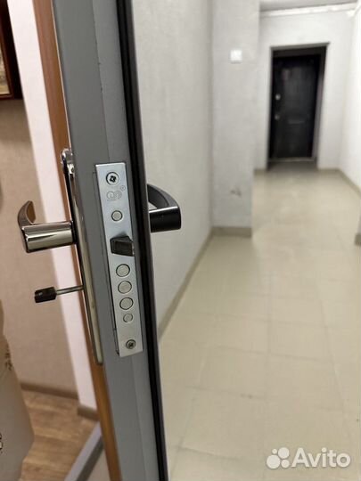 Дверь от застройщика