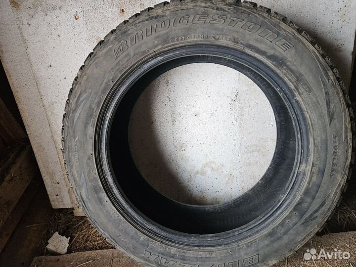 Bridgestone Blizzak DM-V1 225/60 R18