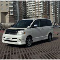 Toyota Voxy 2.0 AT, 2007, 181 675 км, с пробегом, цена 1 350 000 руб.