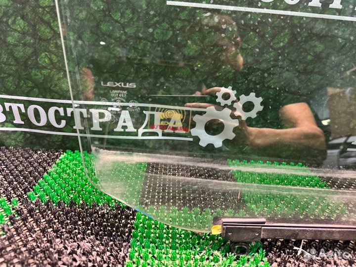 Стекло двойное переднее правое Lexus Lx 2008-2015