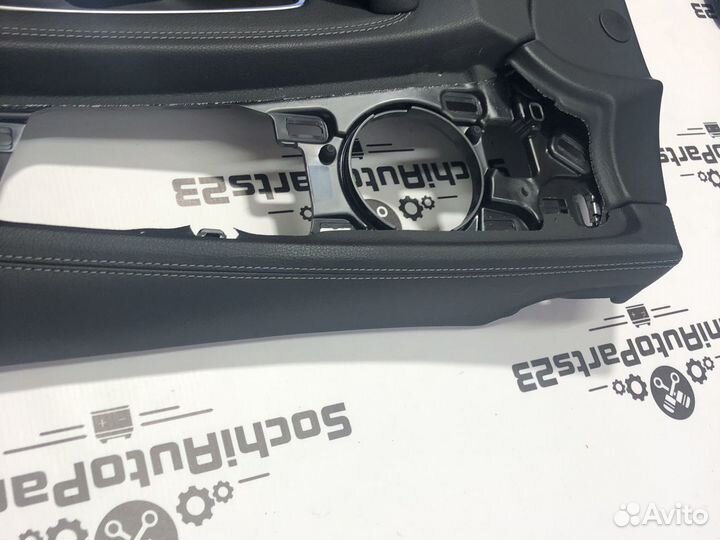 Обшивка двери карта передняя правая Mercedes W213