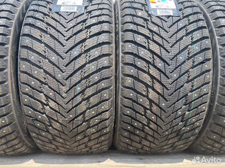 Arivo Ice Claw ARW7 275/40 R20 102T