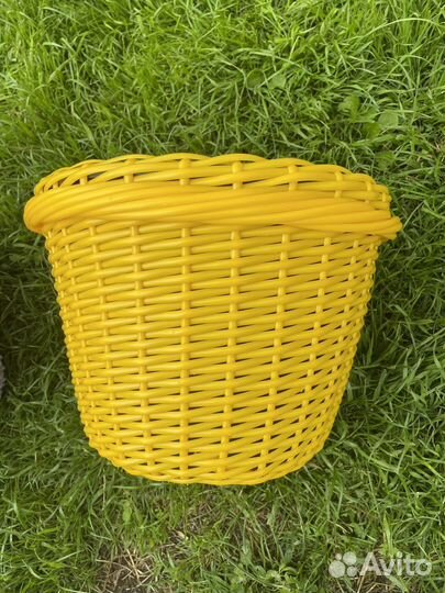 Кашпо из искусственного ротанга