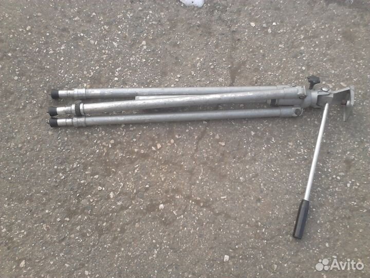 Штатив для фото, кино, видеокамер. Металл