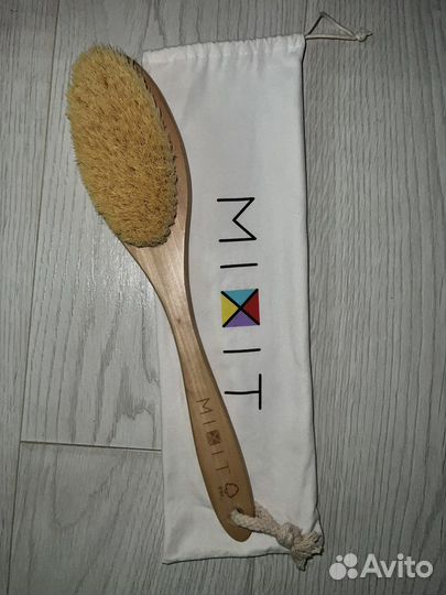 Массажер щетка mixit