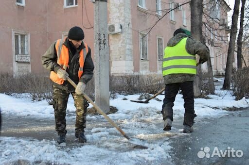 Разнорабочий / уборка территории от снега