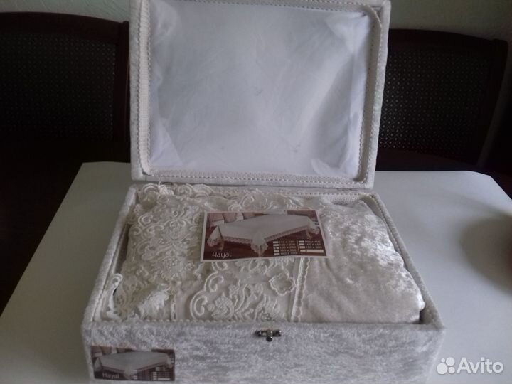 Скатерть новая красивая