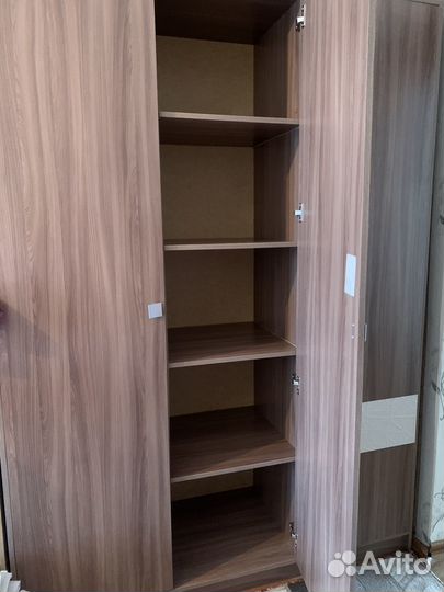 Шкаф распашной