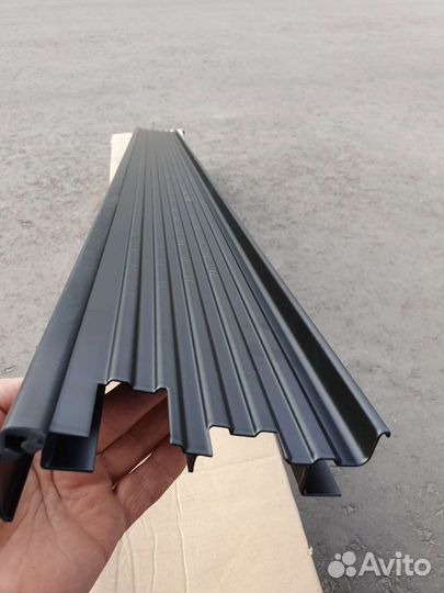 Пороги Toyota Land Cruiser 200 чёрные