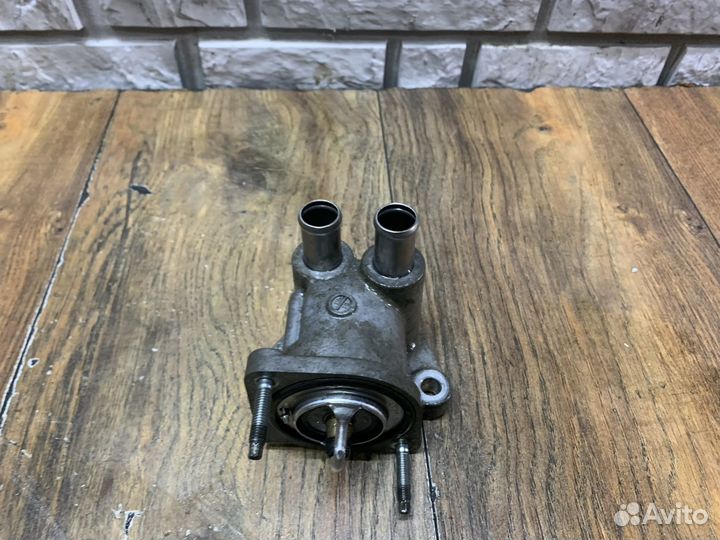 Toyota Corolla E18 Корпус термостата 1.6 1zrfe