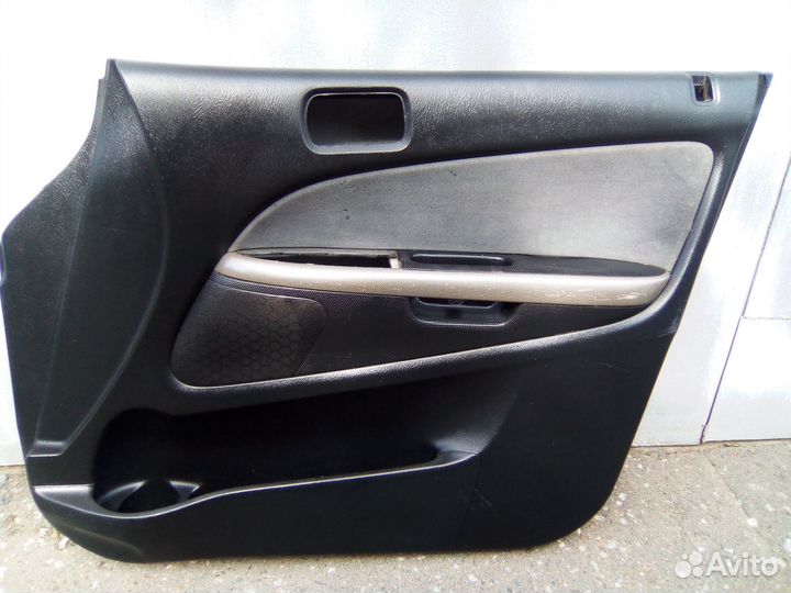 Карта двери, обшивка двери Honda Stream