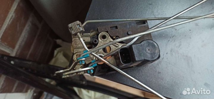 Замок двери передней правой Chevrolet Lacetti